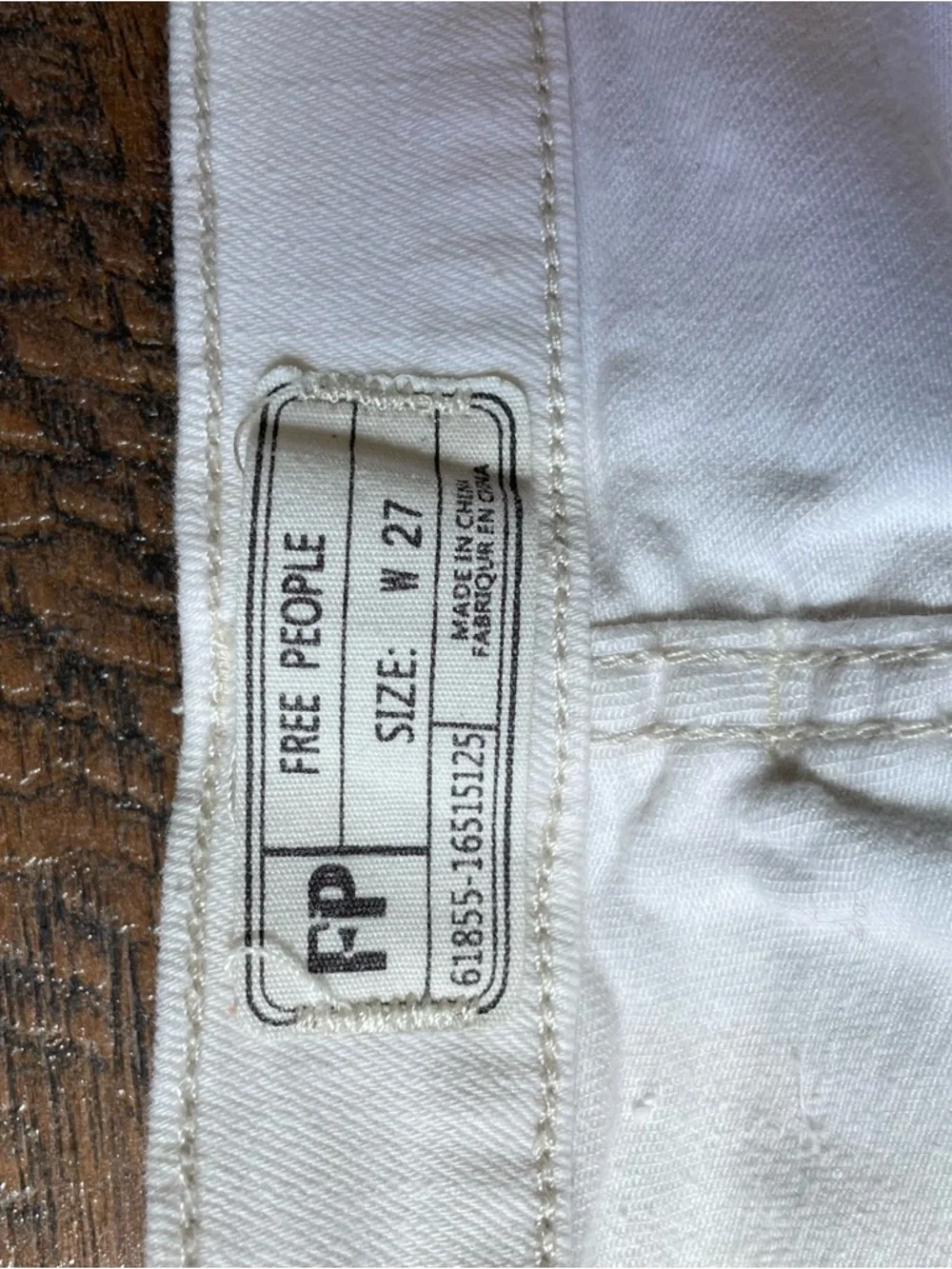 Free People Jeans‎ Women’s Size 27 White Frayed Hem. 61855-16515125